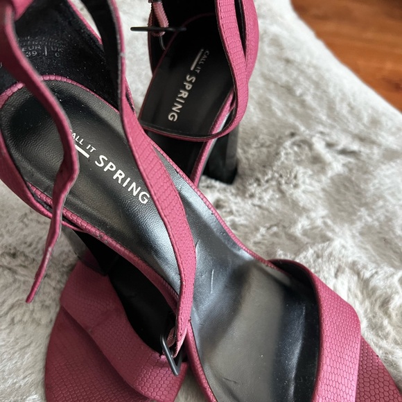 Call it spring burgundy high heels women’s sandals, size 8.5 - Picture 7 of 12